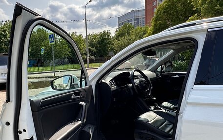 Volkswagen Tiguan II, 2018 год, 2 700 000 рублей, 15 фотография