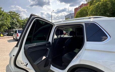 Volkswagen Tiguan II, 2018 год, 2 700 000 рублей, 14 фотография