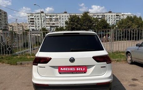 Volkswagen Tiguan II, 2018 год, 2 700 000 рублей, 6 фотография