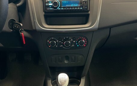 Renault Logan II, 2021 год, 800 000 рублей, 11 фотография