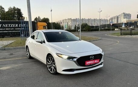 Mazda 3, 2022 год, 1 980 000 рублей, 1 фотография
