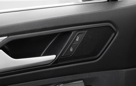Volkswagen Tiguan II, 2021 год, 3 149 000 рублей, 20 фотография