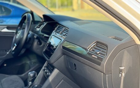 Volkswagen Tiguan II, 2018 год, 2 750 000 рублей, 24 фотография