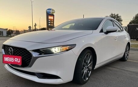 Mazda 3, 2022 год, 1 980 000 рублей, 2 фотография
