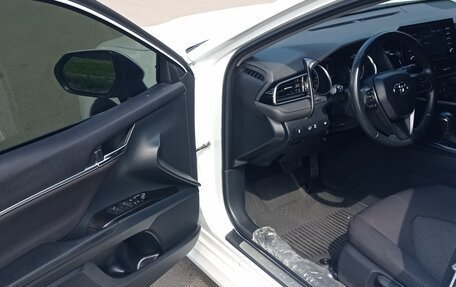 Toyota Camry, 2021 год, 3 490 000 рублей, 5 фотография
