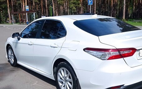 Toyota Camry, 2021 год, 3 490 000 рублей, 8 фотография