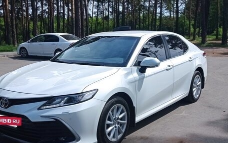 Toyota Camry, 2021 год, 3 490 000 рублей, 6 фотография