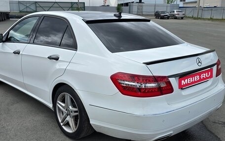 Mercedes-Benz E-Класс, 2012 год, 1 550 000 рублей, 6 фотография