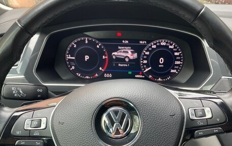 Volkswagen Tiguan II, 2018 год, 3 100 000 рублей, 3 фотография