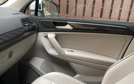Volkswagen Tiguan II, 2018 год, 3 100 000 рублей, 5 фотография
