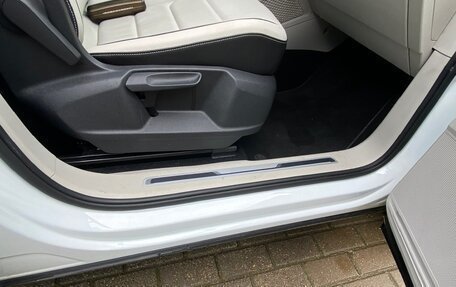 Volkswagen Tiguan II, 2018 год, 3 100 000 рублей, 19 фотография