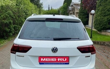 Volkswagen Tiguan II, 2018 год, 3 100 000 рублей, 13 фотография