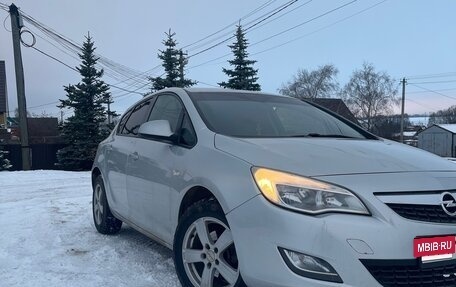 Opel Astra J, 2011 год, 560 000 рублей, 2 фотография