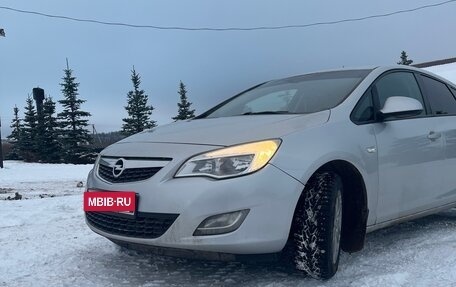 Opel Astra J, 2011 год, 560 000 рублей, 3 фотография