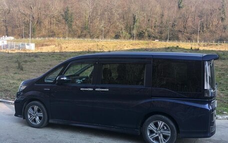 Honda Stepwgn IV, 2018 год, 2 700 000 рублей, 5 фотография