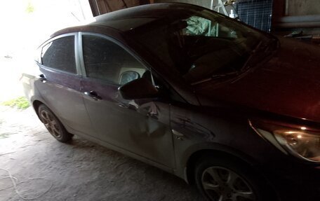Hyundai Solaris II рестайлинг, 2013 год, 800 000 рублей, 5 фотография