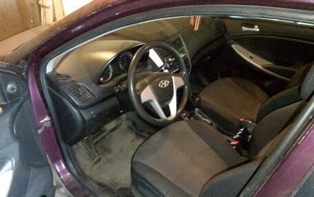 Hyundai Solaris II рестайлинг, 2013 год, 800 000 рублей, 7 фотография