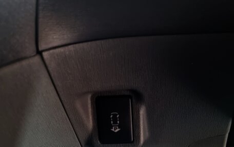Toyota Prius, 2011 год, 990 000 рублей, 15 фотография