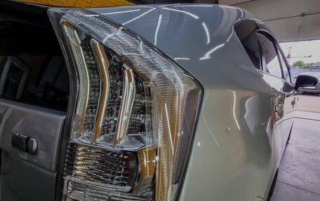 Toyota Prius, 2011 год, 990 000 рублей, 14 фотография