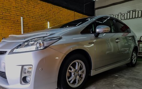 Toyota Prius, 2011 год, 990 000 рублей, 18 фотография