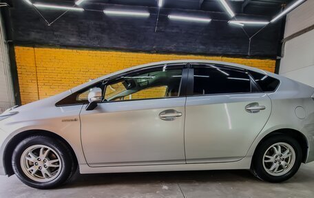 Toyota Prius, 2011 год, 990 000 рублей, 19 фотография