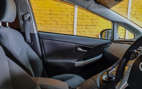 Toyota Prius, 2011 год, 990 000 рублей, 21 фотография