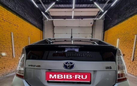 Toyota Prius, 2011 год, 990 000 рублей, 11 фотография