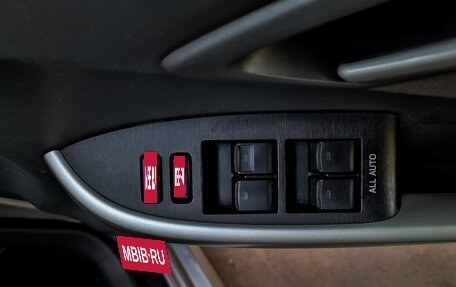 Toyota Prius, 2011 год, 990 000 рублей, 8 фотография