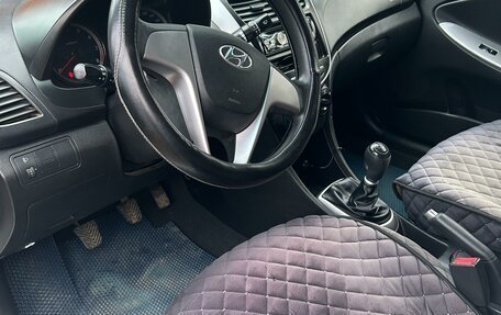 Hyundai Solaris II рестайлинг, 2015 год, 820 000 рублей, 5 фотография