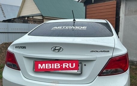 Hyundai Solaris II рестайлинг, 2015 год, 820 000 рублей, 2 фотография