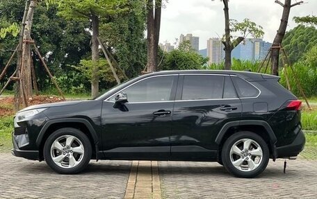 Toyota RAV4, 2020 год, 2 430 000 рублей, 16 фотография