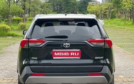 Toyota RAV4, 2020 год, 2 430 000 рублей, 7 фотография