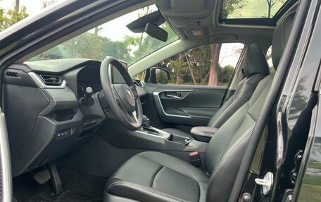 Toyota RAV4, 2020 год, 2 430 000 рублей, 20 фотография
