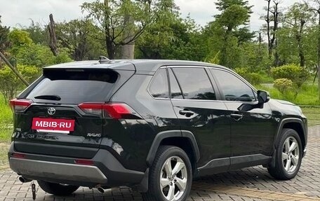 Toyota RAV4, 2020 год, 2 430 000 рублей, 3 фотография