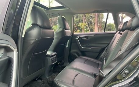 Toyota RAV4, 2020 год, 2 430 000 рублей, 19 фотография