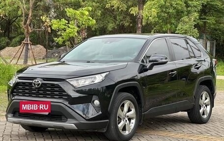 Toyota RAV4, 2020 год, 2 430 000 рублей, 18 фотография
