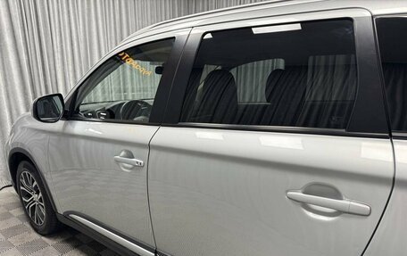 Mitsubishi Outlander III рестайлинг 3, 2015 год, 1 850 000 рублей, 8 фотография