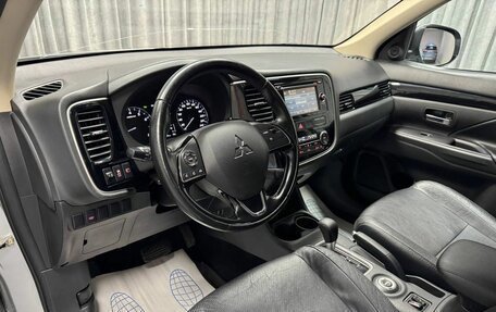 Mitsubishi Outlander III рестайлинг 3, 2015 год, 1 850 000 рублей, 18 фотография