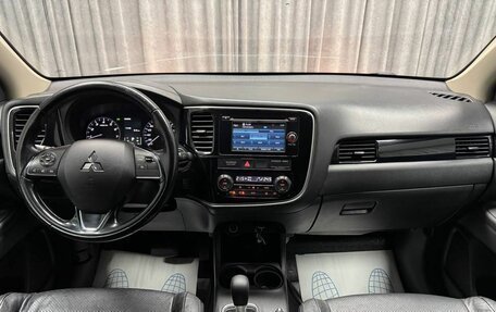 Mitsubishi Outlander III рестайлинг 3, 2015 год, 1 850 000 рублей, 19 фотография