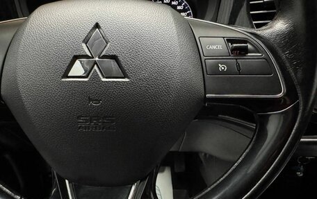 Mitsubishi Outlander III рестайлинг 3, 2015 год, 1 850 000 рублей, 23 фотография