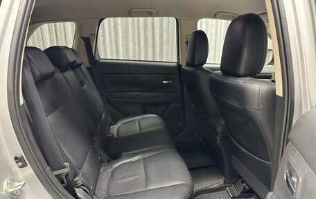 Mitsubishi Outlander III рестайлинг 3, 2015 год, 1 850 000 рублей, 31 фотография