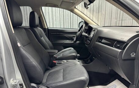 Mitsubishi Outlander III рестайлинг 3, 2015 год, 1 850 000 рублей, 32 фотография