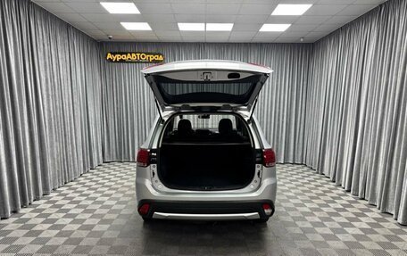 Mitsubishi Outlander III рестайлинг 3, 2015 год, 1 850 000 рублей, 36 фотография