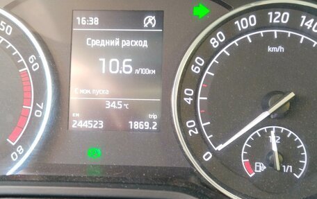 Skoda Superb III рестайлинг, 2017 год, 1 350 000 рублей, 3 фотография
