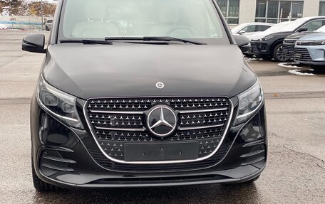 Mercedes-Benz V-Класс, 2024 год, 17 990 000 рублей, 2 фотография