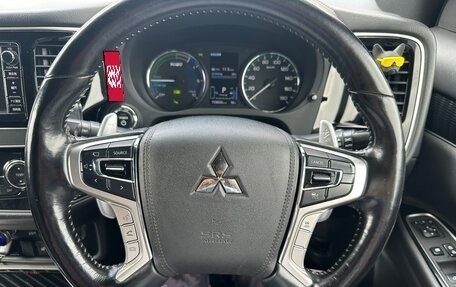 Mitsubishi Outlander III рестайлинг 3, 2018 год, 2 650 000 рублей, 13 фотография