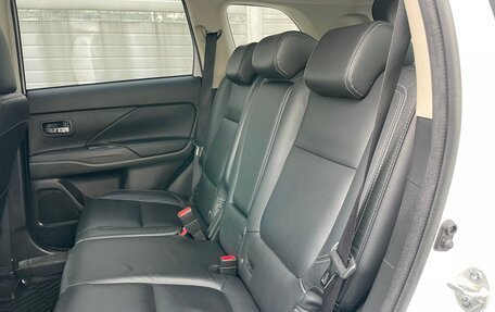 Mitsubishi Outlander III рестайлинг 3, 2019 год, 1 999 000 рублей, 12 фотография