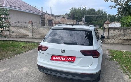 Volkswagen Tiguan II, 2018 год, 2 540 000 рублей, 4 фотография