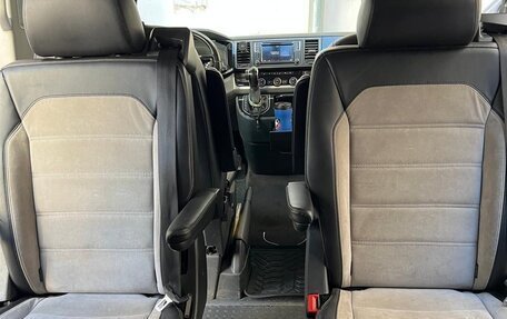 Volkswagen Multivan T6 рестайлинг, 2016 год, 4 200 000 рублей, 2 фотография