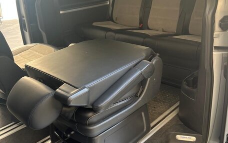 Volkswagen Multivan T6 рестайлинг, 2016 год, 4 200 000 рублей, 19 фотография